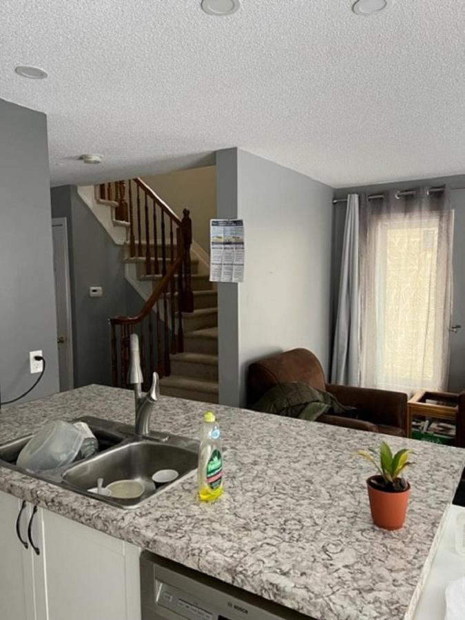 41 Kathleen Cr * Ottawa